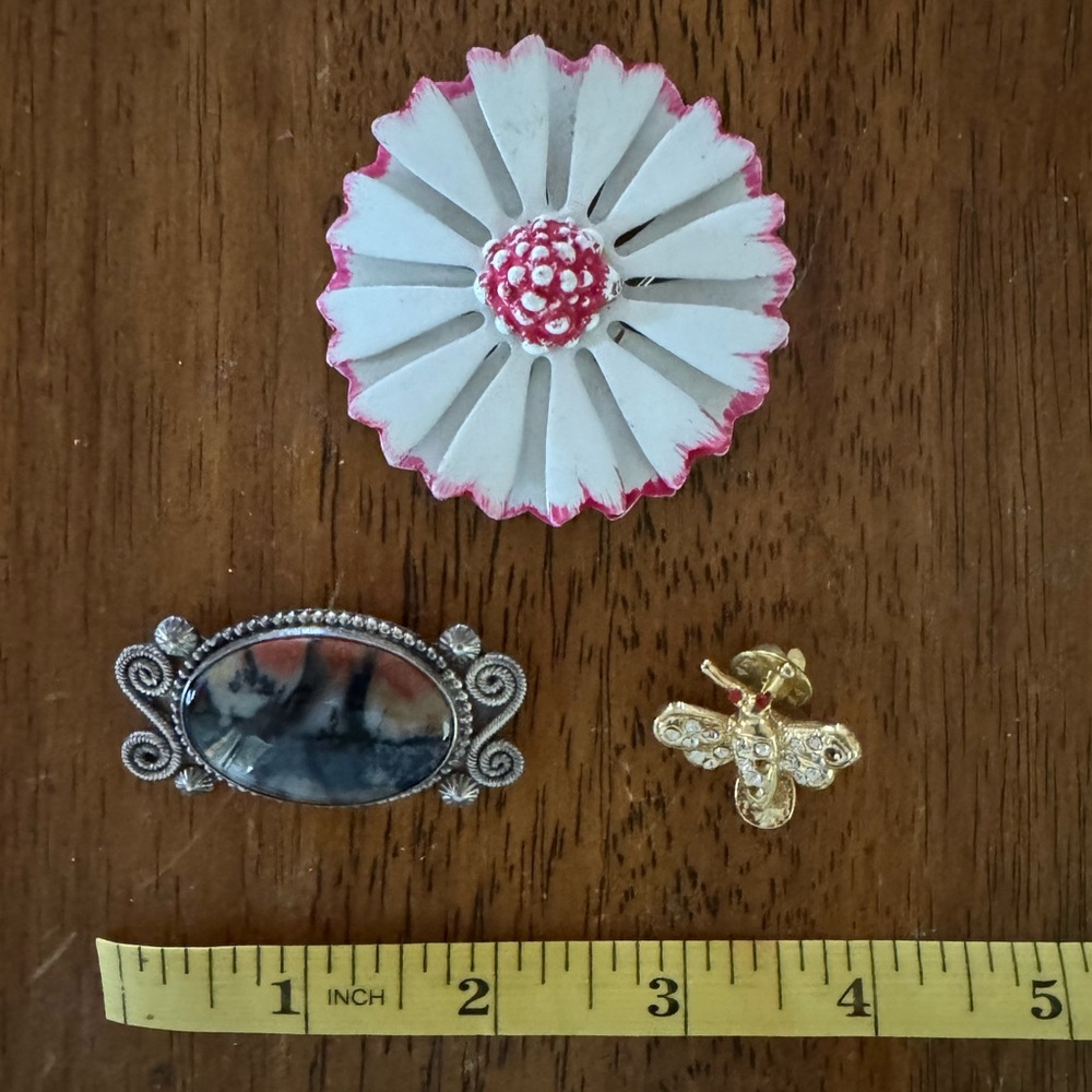 Lot of Vintage Brooches